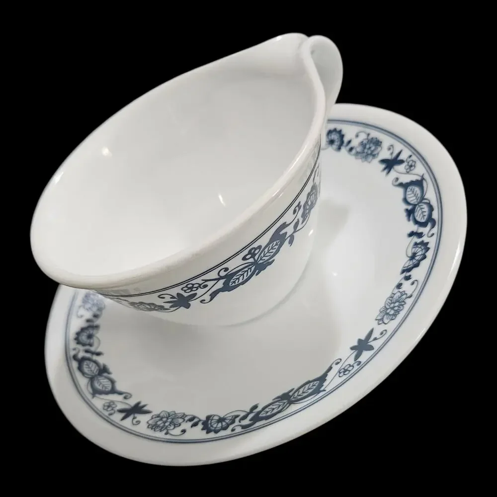Corelle Livingware Blue Onion Cups & Saucers Set of 4 White Blue Vitrelle USA